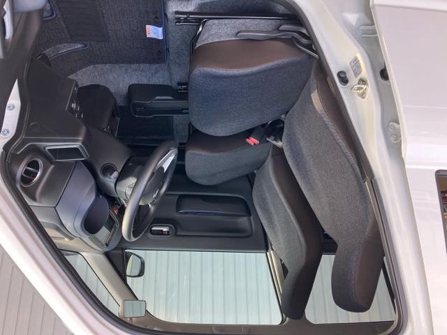 アルト ＨＹＢＲＩＤ　Ｘ　全方位モニター付ディスプレイオーディオ　オートライト　プッシュスタート　シートヒーター　オートエアコン　衝突被害軽減システム　アイドリングストップ　横滑り防止機能　衝突安全ボディ　盗難防止システム（32枚目）