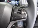 高速道路で便利なクルーズコントロール機能が付いていますよ。　速度を設定するとアクセルを踏まなくても一定の速度で走ることができるので足を休ませる事ができますね。