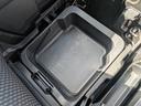 助手席下小物入れ