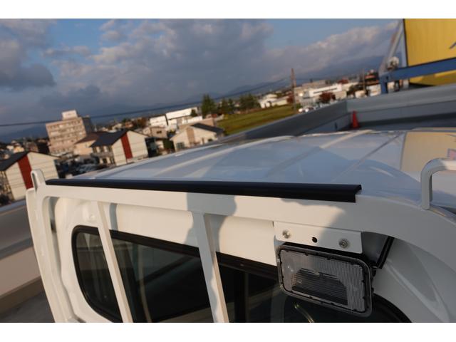 キャリイトラック ＫＣエアコン・パワステ農繁　７型４ＷＤ・５ＭＴ衝突被害軽減Ｓ　★中古車ご成約時にスズキ安心メンテナンスパックをご加入で、スズキ純正ナビ本体１５％ＯＦＦ！！、またはスズキ純正オプション本体１５％ＯＦＦ！！（工賃・付属品は別途頂戴いたします★（8枚目）