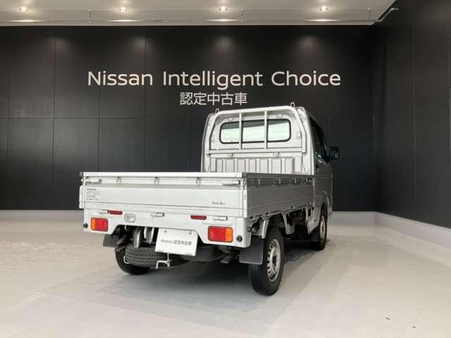 NT100クリッパートラック 660 DX CDチューナー 5MT キー2本 スペアタイヤ Wエアバッグ ワンオーナー車 運転席エアバック PS エアコンパワステ メンテナンスノート ABS(2枚目)