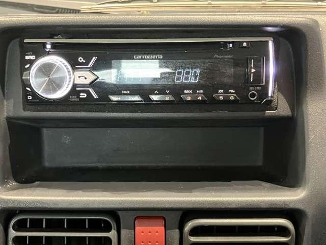 NT100クリッパートラック 660 DX CDチューナー 5MT キー2本 スペアタイヤ Wエアバッグ ワンオーナー車 運転席エアバック PS エアコンパワステ メンテナンスノート ABS(4枚目)