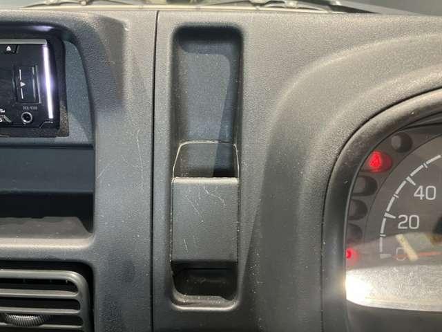 NT100クリッパートラック 660 DX CDチューナー 5MT キー2本 スペアタイヤ Wエアバッグ ワンオーナー車 運転席エアバック PS エアコンパワステ メンテナンスノート ABS(5枚目)