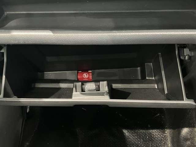 NT100クリッパートラック 660 DX CDチューナー 5MT キー2本 スペアタイヤ Wエアバッグ ワンオーナー車 運転席エアバック PS エアコンパワステ メンテナンスノート ABS(14枚目)