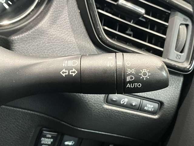 エクストレイル 2.0 20X 3列車 4WD 社外メモリーナビ AVM シートヒーター 誤発信抑制機能 車線逸脱防止 フルタイム4WD 盗難防止システム バックモニター オートエアコン ナビ&TV スマ-トキ- アルミ ETC付 PS メモリーナビゲーション パワーウィンドウ 寒冷地(9枚目)