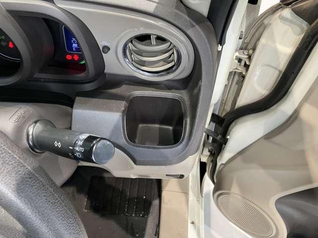 N-ONE 660 G Lパッケージ ディスプレイオーディオ バックモニター 整備記録簿有 iストップ 盗難防止 フルオートエアコン パワーウィンドウ 助手席エアバック バックカメラ 運転席エアバッグ パワーステアリング ABS キーフリーシステム スマキ(8枚目)