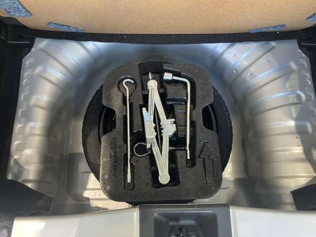 マーチ １．２　ＮＩＳＭＯ　メモリーナビ　ドラレコ　ＥＴＣ　Ｗエアバッグ　定期点検記録簿　アイスト　ナビＴＶ　スマートキ　オートエアコン　メモリナビ　キーフリー　ＡＷ　パワーウィンドウ　エアバック　ＡＢＳ　ワンセグ　ＥＴＣ　パワステ　ドライブレコーダー（18枚目）