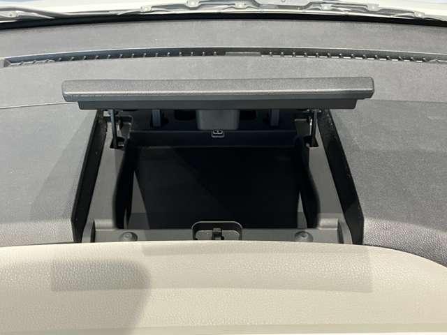 デイズルークス 660 X メモリーナビ AVM 片側オートSドア ETC プリクラッシュ 全周囲 アイドリングストップ機能 Sキー ナビTV イモビライザー ETC車載器 運転席エアバック デュアルエアバッグ バックカメラ フルオートエアコン サイドエアバッグ ワンセグTV(15枚目)