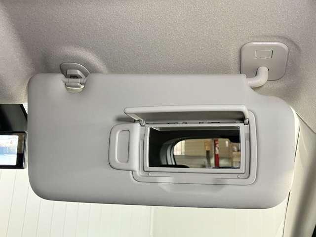 ノート X FOUR 1.2 X FOUR 4WD 当社試乗車アップ・メーカーナビ・アラウンドビューモニター・ワイヤレス受電器・シートヒーター・プロパイロット・SOSコールスイッチ(14枚目)