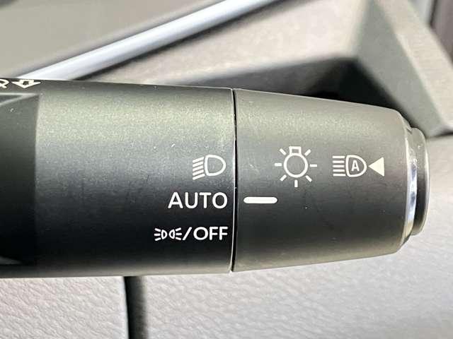 ノート X FOUR 1.2 X FOUR 4WD 当社試乗車アップ・メーカーナビ・アラウンドビューモニター・ワイヤレス受電器・シートヒーター・プロパイロット・SOSコールスイッチ(18枚目)