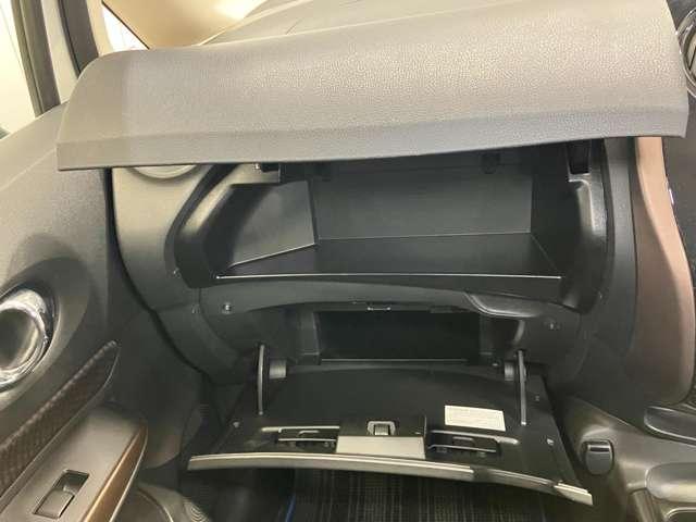 ノート １．２　ｅ－ＰＯＷＥＲ　メダリスト　ワンオーナー・純正ＳＤナビ・アラウンドビュ（19枚目）