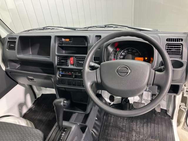 ＮＴ１００クリッパートラック ６６０　ＤＸ　４ＷＤ　純正ラジオチューナー・ヘッドランプレベラ（4枚目）