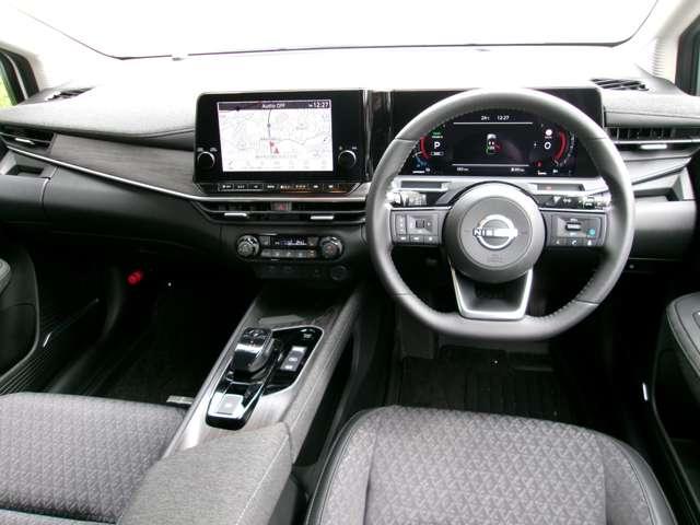 オーラ １．２　Ｇ　ＦＯＵＲ　４ＷＤ　日産コネクトナビ　ＥＴＣ　ドラレコ　ＡＷＩＮ　ワンオーナー車　エマブレ　全周囲　ＬＤＷ　記録簿　アダプティブクルーズ　盗難防止システム　オートエアコン　スマートキー　バックカメラ　ＬＥＤライト　アルミホイール　４ＷＤ　ＥＴＣ車載器　ナビＴＶ　禁煙（3枚目）