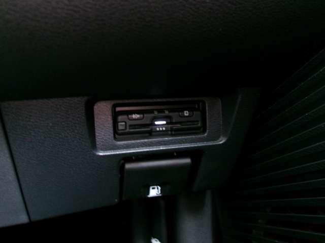 ノート メモリーナビ ETC 踏み間違い防止装置 衝突軽減ブレーキ ワンオーナー LDW バックカメラ インテリキー イモビライザー メモリーナビ ナビTV付き ワンセグTV付き 整備点検記録簿 ETC オートエアコン サイドエアバッグ パワーウインドウ(6枚目)