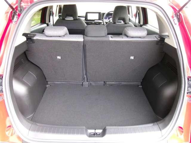 ノート メモリーナビ ETC 踏み間違い防止装置 衝突軽減ブレーキ ワンオーナー LDW バックカメラ インテリキー イモビライザー メモリーナビ ナビTV付き ワンセグTV付き 整備点検記録簿 ETC オートエアコン サイドエアバッグ パワーウインドウ(12枚目)