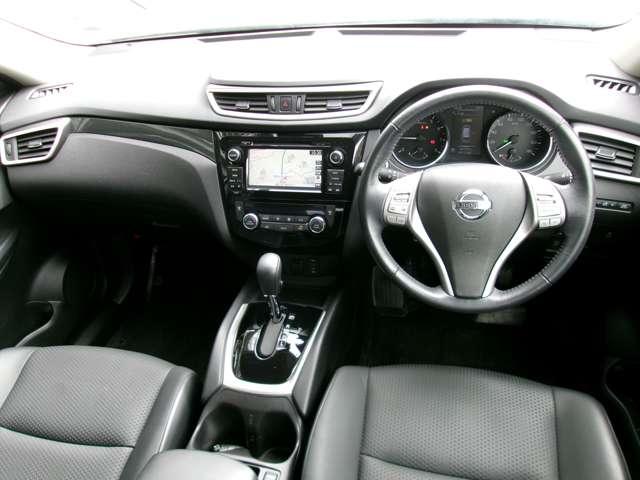 エクストレイル ２．０　２０Ｘｔｔ　エマージェンシーブレーキパッケージ　２列車　アラウンドビューモニター　パーキングアシ　オートクルーズコントロール　アラウンドビュー　ＬＥＤライト　レーンアシスト　ナビ＆ＴＶ　アルミホイール　オートエアコン　キーレス　パワーウインドウ　バックカメラ　記録簿　ＡＢＳ　ＥＴＣ　メモリーナビ（3枚目）