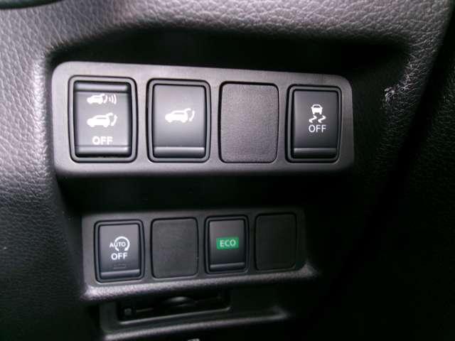 エクストレイル ２．０　２０Ｘｔｔ　エマージェンシーブレーキパッケージ　２列車　アラウンドビューモニター　パーキングアシ　オートクルーズコントロール　アラウンドビュー　ＬＥＤライト　レーンアシスト　ナビ＆ＴＶ　アルミホイール　オートエアコン　キーレス　パワーウインドウ　バックカメラ　記録簿　ＡＢＳ　ＥＴＣ　メモリーナビ（12枚目）