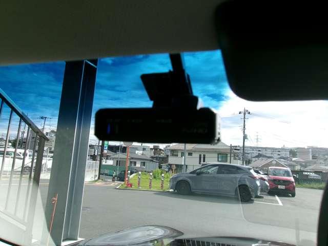 フーガ 2.5 250GT HDDナビ アラウンドビューモニター ETC スマートキー Bカメラ LEDヘッドライト オートエアコン 記録簿 クルコン ETC エアバッグ ナビTV HDDマルチナビ Sカメラ 黒革シート 助手席エアバッグ サイドエアバッグ ABS キーレス(7枚目)