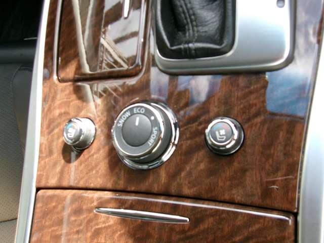 フーガ 2.5 250GT HDDナビ アラウンドビューモニター ETC スマートキー Bカメラ LEDヘッドライト オートエアコン 記録簿 クルコン ETC エアバッグ ナビTV HDDマルチナビ Sカメラ 黒革シート 助手席エアバッグ サイドエアバッグ ABS キーレス(10枚目)