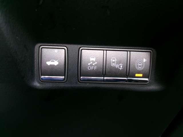 フーガ 2.5 250GT HDDナビ アラウンドビューモニター ETC スマートキー Bカメラ LEDヘッドライト オートエアコン 記録簿 クルコン ETC エアバッグ ナビTV HDDマルチナビ Sカメラ 黒革シート 助手席エアバッグ サイドエアバッグ ABS キーレス(11枚目)