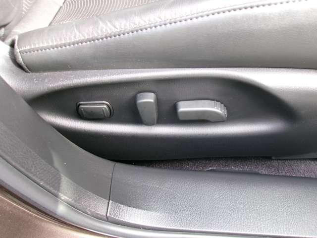 フーガ 2.5 250GT HDDナビ アラウンドビューモニター ETC スマートキー Bカメラ LEDヘッドライト オートエアコン 記録簿 クルコン ETC エアバッグ ナビTV HDDマルチナビ Sカメラ 黒革シート 助手席エアバッグ サイドエアバッグ ABS キーレス(14枚目)