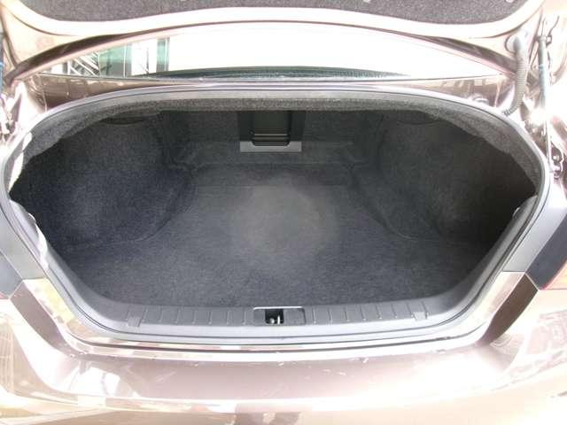 フーガ 2.5 250GT HDDナビ アラウンドビューモニター ETC スマートキー Bカメラ LEDヘッドライト オートエアコン 記録簿 クルコン ETC エアバッグ ナビTV HDDマルチナビ Sカメラ 黒革シート 助手席エアバッグ サイドエアバッグ ABS キーレス(18枚目)