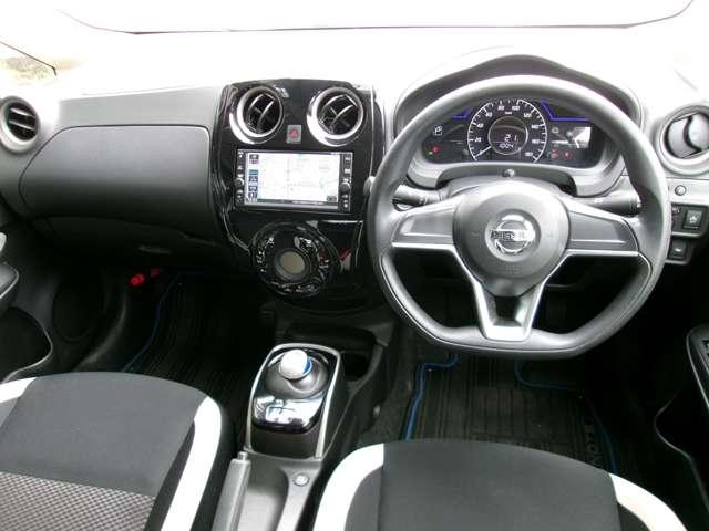 ノート ナビ　ＥＴＣ　エマージェンシーブレーキ　踏み間違い防止装置　記録簿付　Ｒカメラ　運転席助手席エアバック　レーンキープ　ＡＵＴＯエアコン　１オーナー　盗難防止システム　ナビＴＶ　ＡＷ　運転席エアバッグ　キーレスエントリー　ＥＴＣ車載器　パワーウィンドウ　パワステ（3枚目）