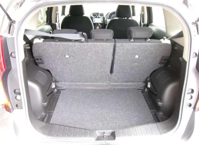 ノート ナビ　ＥＴＣ　エマージェンシーブレーキ　踏み間違い防止装置　記録簿付　Ｒカメラ　運転席助手席エアバック　レーンキープ　ＡＵＴＯエアコン　１オーナー　盗難防止システム　ナビＴＶ　ＡＷ　運転席エアバッグ　キーレスエントリー　ＥＴＣ車載器　パワーウィンドウ　パワステ（11枚目）