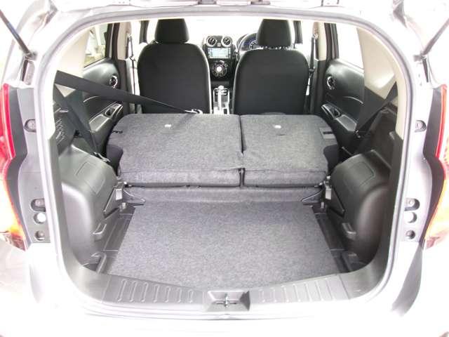ノート ナビ　ＥＴＣ　エマージェンシーブレーキ　踏み間違い防止装置　記録簿付　Ｒカメラ　運転席助手席エアバック　レーンキープ　ＡＵＴＯエアコン　１オーナー　盗難防止システム　ナビＴＶ　ＡＷ　運転席エアバッグ　キーレスエントリー　ＥＴＣ車載器　パワーウィンドウ　パワステ（12枚目）