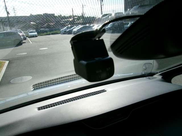 セレナ メモリーナビ　ＥＴＣ　ドラレコ　　後席モニター　Ｗエアコン　両電動ドア　レーンアシスト　レーダークルーズコントロール　ＥＴＣ　１オーナー　バックモニター　スマキー　ＡＷ　ＬＥＤライト　ドラレコ　ナビＴＶ　カーテンエアバック　キーレス　メモリーナビ　セキュリティ（8枚目）