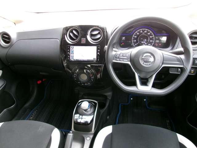 ノート 1.2 e-POWER X Vセレクション メモリーナビ ETC ドラレコ アラウンドカメラ ワンオ-ナ-車 運転席助手席エアバック エアバッグ 衝突被害軽減装置 イモビライザー LEDヘッドライト パワーウインドウ レーンアシスト ETC アルミホイール スマートキー(3枚目)