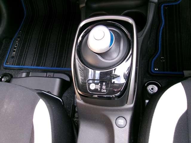 ノート 1.2 e-POWER X Vセレクション メモリーナビ ETC ドラレコ アラウンドカメラ ワンオ-ナ-車 運転席助手席エアバック エアバッグ 衝突被害軽減装置 イモビライザー LEDヘッドライト パワーウインドウ レーンアシスト ETC アルミホイール スマートキー(11枚目)