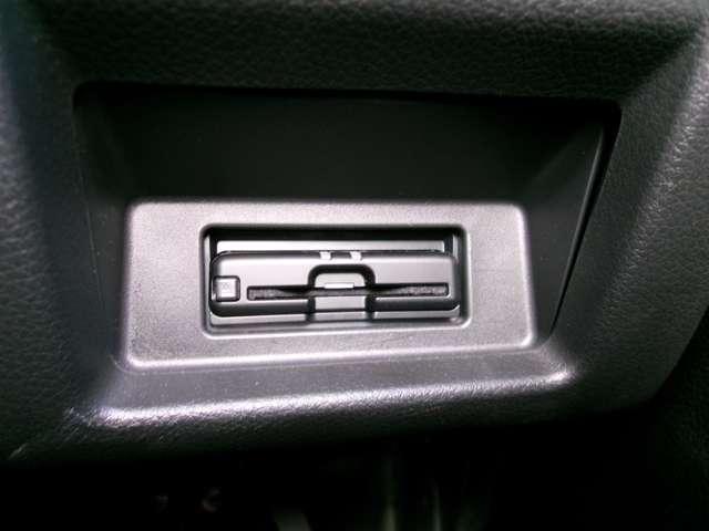 キャラバン 2.0 グランド プレミアムGX ロングボディ 弊社展示試乗車 メモリーナビ レーンキープ 禁煙 Wエアバック スマートキー&プッシュスタート ドラレコ ナビTV ETC キーレスエントリー Bカメラ オートエアコン LEDヘッドライト パワーウィンド メモリーナビ ABS(6枚目)