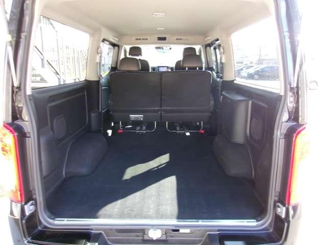 キャラバン 2.0 グランド プレミアムGX ロングボディ 弊社展示試乗車 メモリーナビ レーンキープ 禁煙 Wエアバック スマートキー&プッシュスタート ドラレコ ナビTV ETC キーレスエントリー Bカメラ オートエアコン LEDヘッドライト パワーウィンド メモリーナビ ABS(15枚目)