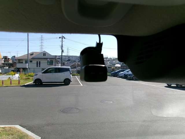 NV100クリッパーリオ 660 G ハイルーフ 4WD メモリーナビ ETC ドラレコ ブレーキサポート 1オ-ナ- レーンキープアシスト スマートキ 盗難防止装置 ETC付き キーフリーシステム エアコン フルタイム4WD 記録簿 ドラレコ 助手席エアバッグ ワンセグTV I-STOP(6枚目)