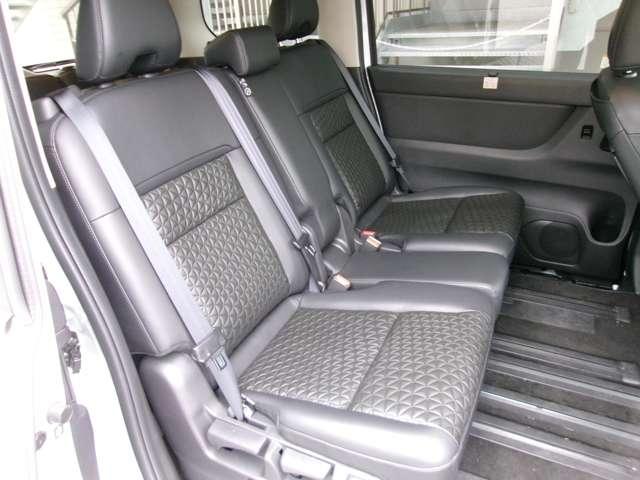 セレナ 1.4 e-POWER ハイウェイスターV 弊社展示試乗車 メーカーナビ ETC 自動(被害軽減)ブレーキ LDP 追従クルーズ LEDランプ 寒冷地仕様 バックモニター 禁煙 アルミホイール ドライブレコーダ ETC 記録簿 盗難防止システム スマートキー 1オナ オートエアコン(20枚目)