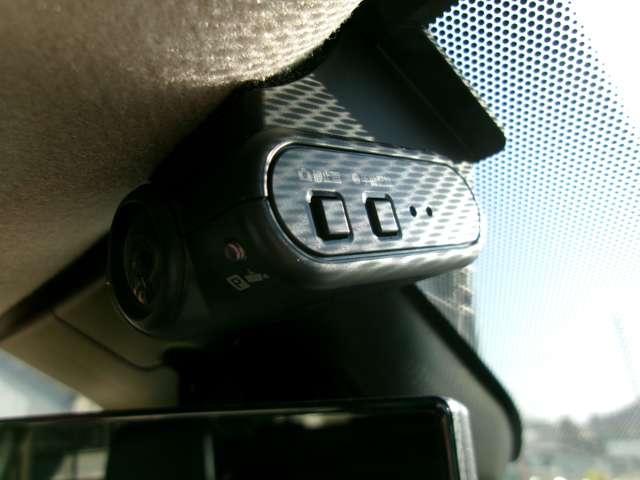 オーラ 1.2 G 弊社展示試乗車 日産コネクトナビ ETC 自動(被害軽減)ブレーキ 試乗車アップ LKA サイドカメラ ETC ドライブレコーダー カーテンエアバッグ イモビライザー アルミホイール 禁煙 インテリジェントキー パワーウィンドウ 寒冷地仕様(8枚目)