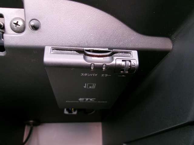 ノート １．２　ｅ－ＰＯＷＥＲ　Ｘ　メモリーナビ　ＥＴＣ　ドラレコ　記録簿付　Ｒカメラ　運転席助手席エアバック　レーンキープ　ＡＵＴＯエアコン　１オーナー　盗難防止システム　ナビＴＶ　運転席エアバッグ　キーレスエントリー　ドラレコ　ＥＴＣ車載器　パワーウィンドウ（6枚目）