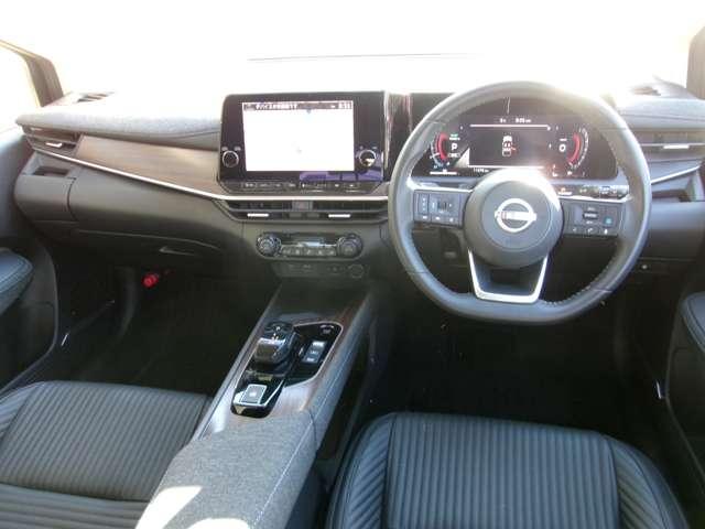 オーラ 1.2 G レザーエディション 日産コネクトナビ ETC ワンオーナ 追突防止 レーダークルーズ 本革 車線逸脱警報装置 LED 盗難防止 記録簿 バックモニター ETC インテリジェントキー メモリーナビゲーション AW キーレスエントリー オートエアコン(3枚目)