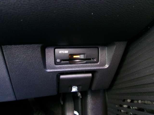 オーラ 1.2 G レザーエディション 日産コネクトナビ ETC ワンオーナ 追突防止 レーダークルーズ 本革 車線逸脱警報装置 LED 盗難防止 記録簿 バックモニター ETC インテリジェントキー メモリーナビゲーション AW キーレスエントリー オートエアコン(6枚目)