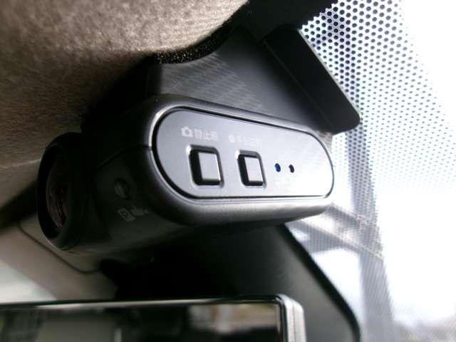 オーラ 1.2 G 弊社展示試乗車 日産コネクトナビ ETC 自動(被害軽減)ブレーキ 試乗車アップ LED LKA サイドカメラ ドライブレコーダー カーテンエアバッグ イモビライザー アルミホイール 禁煙 インテリジェントキー パワーウィンドウ ワンオーナー(8枚目)