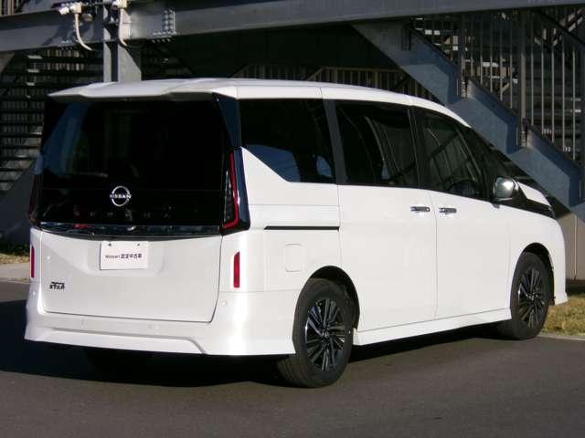 セレナ 2.0 ハイウェイスターV 弊社展示試乗車 日産コネクトナビ W電動スライド レーダークルコン レーンアシスト 展示試乗車UP LEDランプ ワンオーナー車 盗難防止システム ETC装備 カーテンエアバッグ アルミホイール キーフリー メモリ-ナビ ナビTV(2枚目)