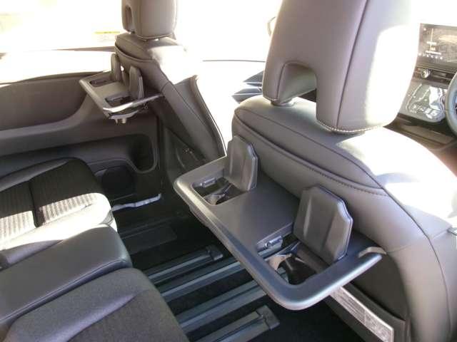 セレナ 2.0 ハイウェイスターV 弊社展示試乗車 日産コネクトナビ W電動スライド レーダークルコン レーンアシスト 展示試乗車UP LEDランプ ワンオーナー車 盗難防止システム ETC装備 カーテンエアバッグ アルミホイール キーフリー メモリ-ナビ ナビTV(18枚目)