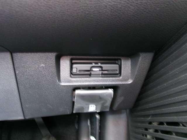 ノート １．２　Ｘ　弊社展示試乗車　メモリーナビ　ＥＴＣ　リアカメラ　衝突被害軽減ブレ－キ　全方位カメラ　ＥＴＣ付　禁煙車　ＬＥＤヘッドライト　レーンアシスト　インテリジェントキー　ワンオーナー　ドラレコ　整備記録簿　盗難防止システム　ワンセグＴＶ　ＴＶナビ（6枚目）