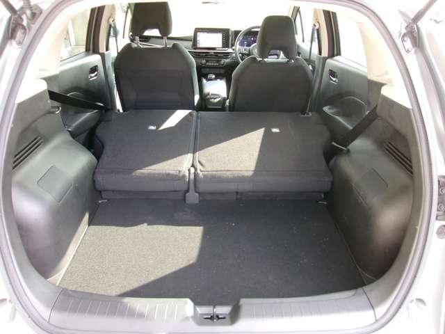 ノート １．２　Ｘ　弊社展示試乗車　メモリーナビ　ＥＴＣ　リアカメラ　衝突被害軽減ブレ－キ　全方位カメラ　ＥＴＣ付　禁煙車　ＬＥＤヘッドライト　レーンアシスト　インテリジェントキー　ワンオーナー　ドラレコ　整備記録簿　盗難防止システム　ワンセグＴＶ　ＴＶナビ（17枚目）