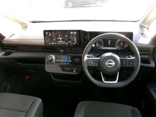 セレナ ２．０　ハイウェイスターＶ　弊社展示試乗車　日産コネクトナビ　ＥＴＣ　Ｗ電動スライド　レーダークルコン　レーンアシスト　展示試乗車ＵＰ　ＬＥＤランプ　ワンオーナー車　盗難防止システム　ＥＴＣ装備　カーテンエアバッグ　アルミホイール　キーフリー　メモリ－ナビ　ナビＴＶ（3枚目）