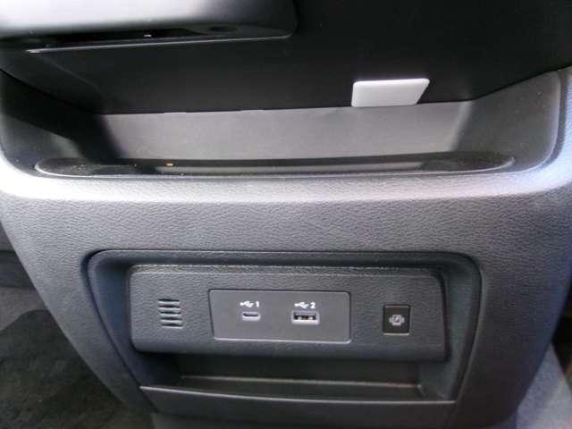 セレナ ２．０　ハイウェイスターＶ　弊社展示試乗車　日産コネクトナビ　ＥＴＣ　Ｗ電動スライド　レーダークルコン　レーンアシスト　展示試乗車ＵＰ　ＬＥＤランプ　ワンオーナー車　盗難防止システム　ＥＴＣ装備　カーテンエアバッグ　アルミホイール　キーフリー　メモリ－ナビ　ナビＴＶ（12枚目）