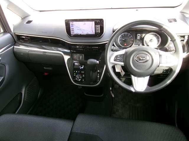 ムーヴ ６６０　カスタム　Ｘ　リミテッド　ＳＡＩＩＩ　オートライト　メモリナビ　ＥＴＣ付き　ワンセグ　メモリナビ　ナビＴＶ　エコアイドル　ワンオーナー　アルミ　オートエアコン　イモビライザー　整備記録簿　ＡＢＳ　キーレス　エアバッグ　パワーウィンドウ　エマージェンシーブレーキ（6枚目）