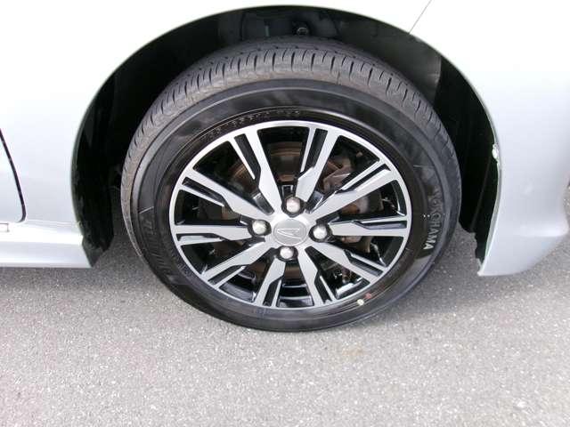 ムーヴ ６６０　カスタム　Ｘ　リミテッド　ＳＡＩＩＩ　オートライト　メモリナビ　ＥＴＣ付き　ワンセグ　メモリナビ　ナビＴＶ　エコアイドル　ワンオーナー　アルミ　オートエアコン　イモビライザー　整備記録簿　ＡＢＳ　キーレス　エアバッグ　パワーウィンドウ　エマージェンシーブレーキ（16枚目）