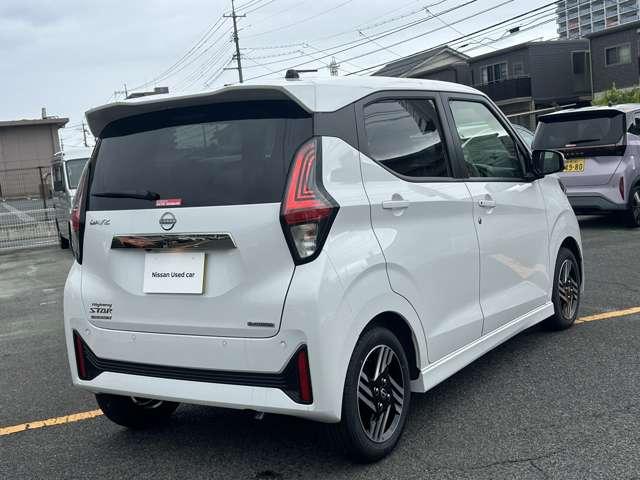 デイズ ハイウェイスター　Ｘ　アーバンクロム　自社試乗車　純正ナビ　踏み間違い防止　全周囲カメラ　フルセグＴＶ　Ｂｌｕｅｔｏｏｔｈ接続　衝突軽減ブレーキ　ハイビームアシスト　純正アルミ　インテリキー　ベンチシート　アイドリングストップ（2枚目）